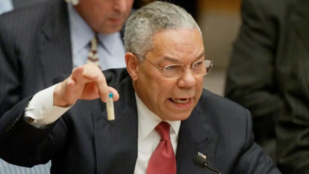鲍威尔于2001年至2004年担任国务卿,他也是美国历史上首位黑人国务卿