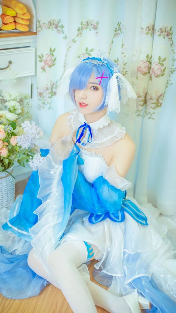 cos蕾姆冰晶礼服cos正片彩奈