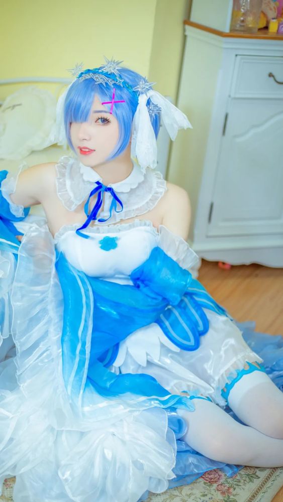 cos:蕾姆冰晶礼服cos正片@彩奈