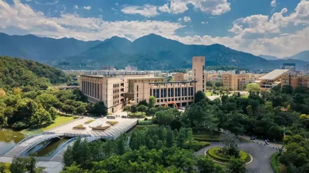 上百名本科新生放弃入学,211大学为何被嫌弃?福州大学