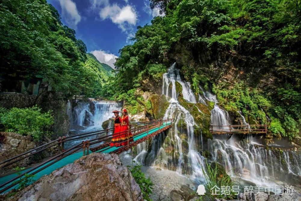 游玩攻略:景区除了九十九里温泉之外,螺髻山占地面积较为广阔,若您