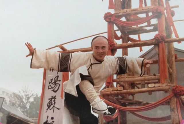 影片《方世玉》原本拟定由许鞍华导演,却在开拍前换成了武术指导元奎.