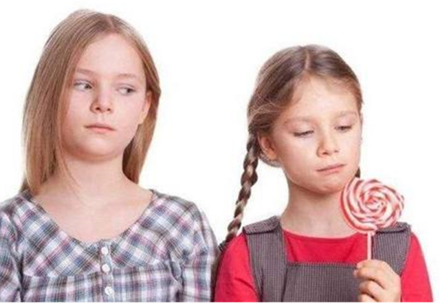 面对孩子的嫉妒心并不是坏事父母合理利用让他们变得出色