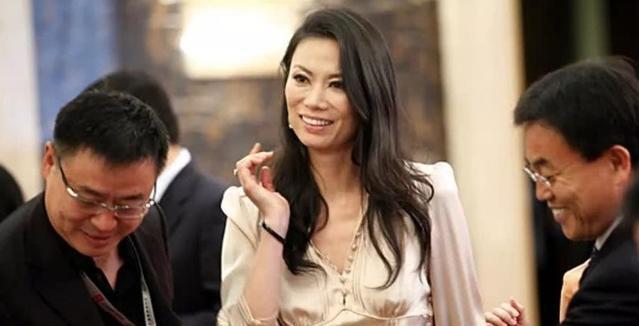 邓文迪相貌平平的传奇女人离婚6年还能拿走前夫268亿她凭啥