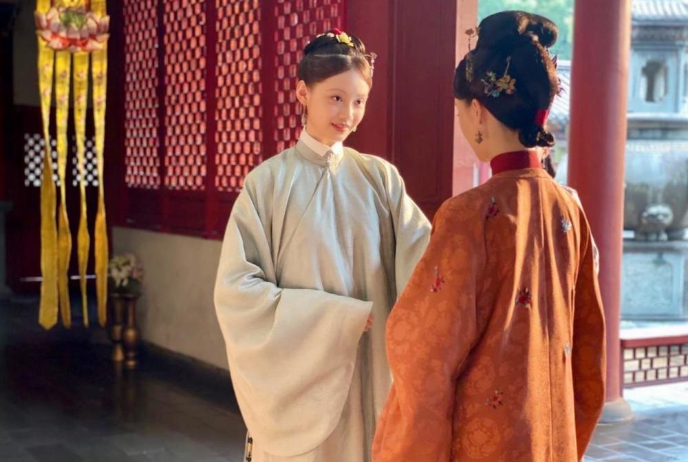 从模特到电影女主跟赵丽颖合作过两次她还在乔家的儿女演白宇初恋
