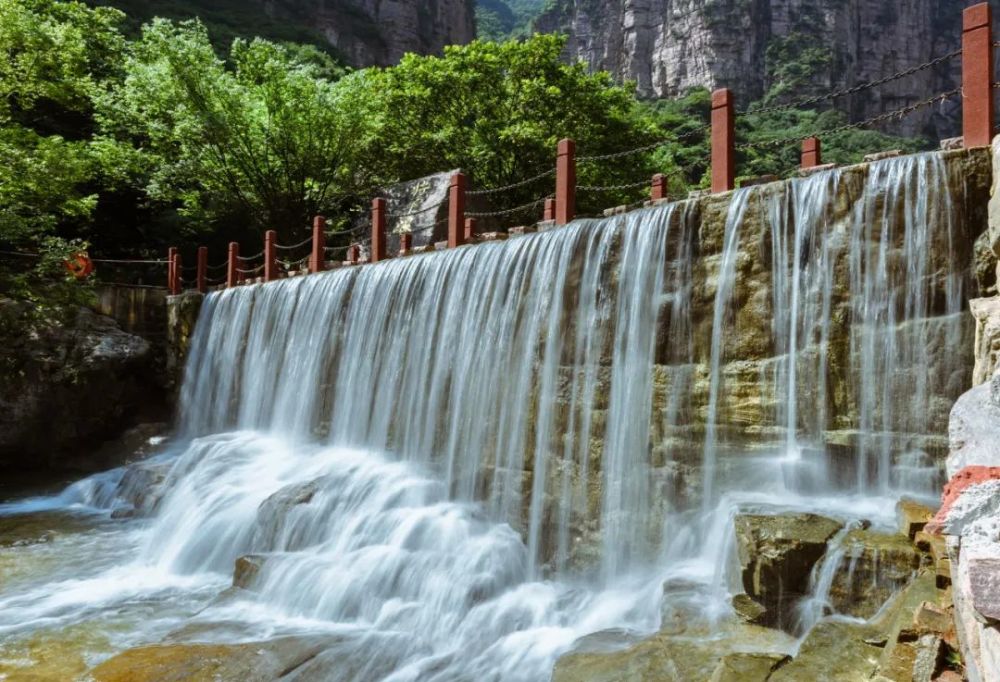 壁纸 风景 旅游 瀑布 山水 桌面 1000_682