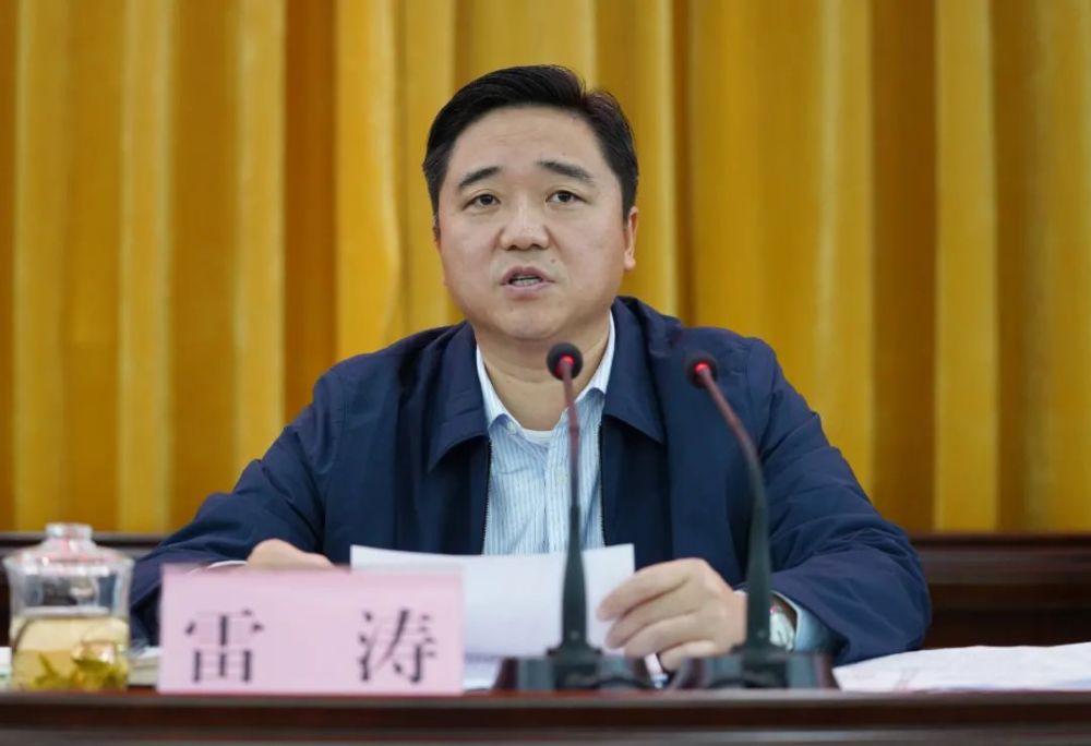 雷涛强调,全国文明城市复检在即,全区各级各部门要下非常之功,聚非常