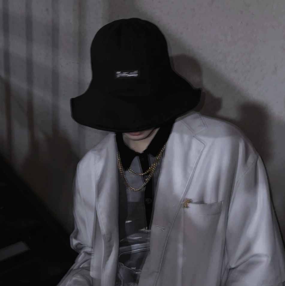 冷淡风男生真人头像