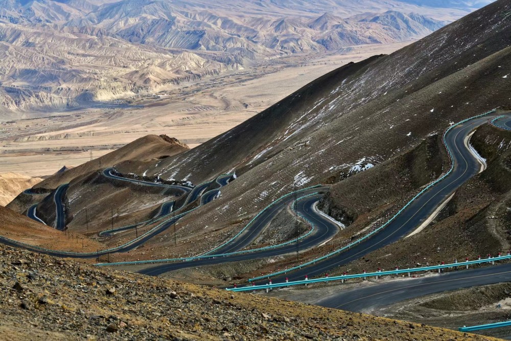 新疆最迷人公路瓦恰公路