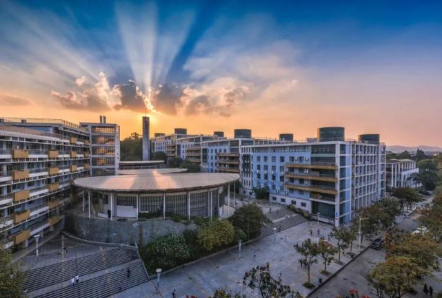 甚至愈加熠熠生辉的华农不仅是 广东省和农业部共建的"211工程"大学