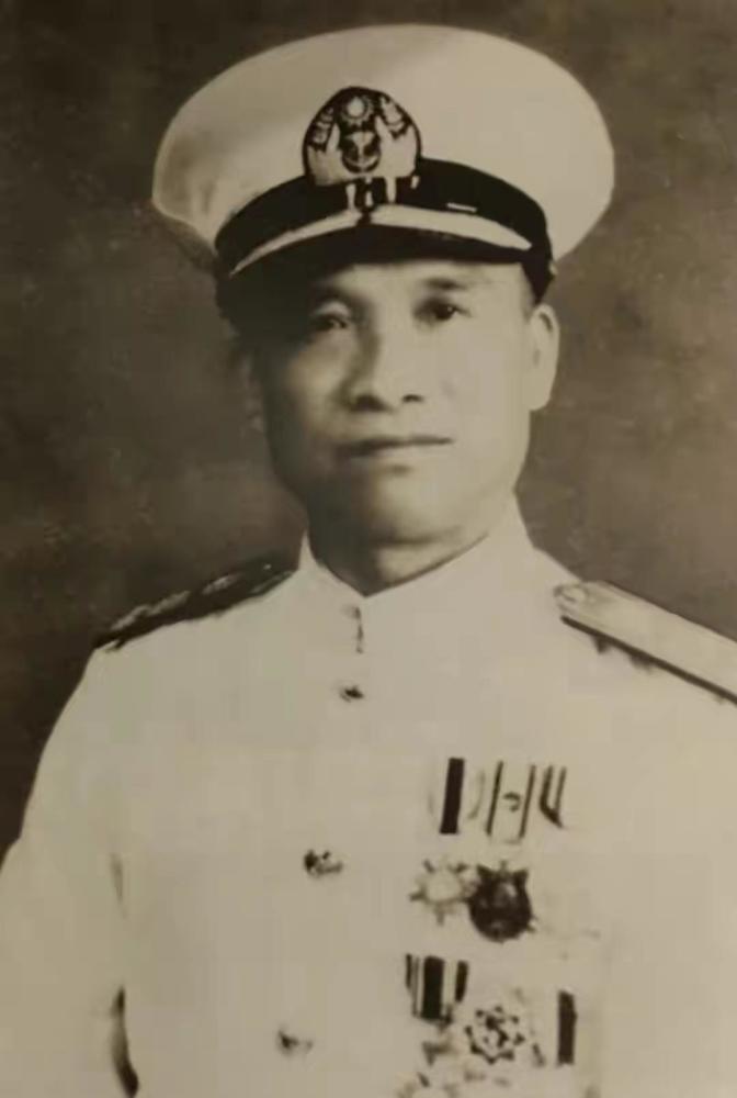 黄埔名将陈诚:抛弃未生育的原配,娶宋美龄干女儿,连生两女四子
