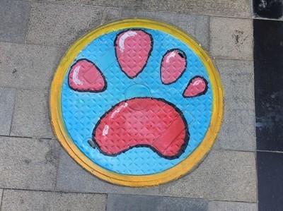 心理测试:选一个好看的井盖彩绘,测出你春节期间走啥