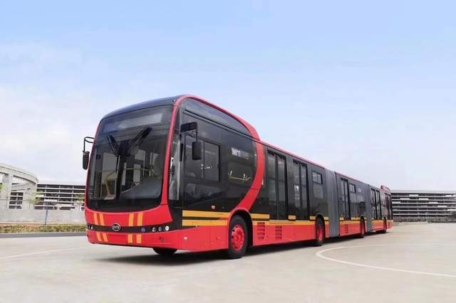 本次交付的10辆b18,呼应了宜昌公交建设目标,贯彻了比亚迪b系列客车"