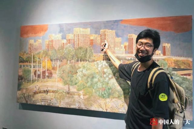 我与陈少勤一起看展,在画廊的画中,偶遇了自己毕业后租住的第一个房间