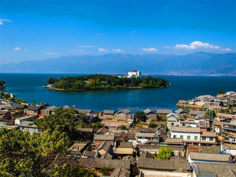 旅游  