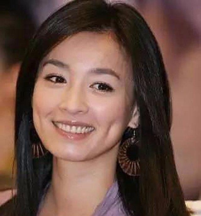 这九个酒窝女星无人争锋,一颦一笑都超甜,整不出