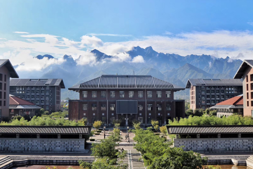 年代后期至 60 年代初期说起,当时西建大的前身——西安冶金学院,学生