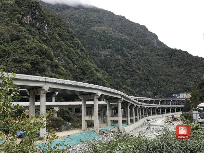 九绵高速公路首座互通特大桥全部架通