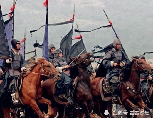 此时,晋军大将朱超石下令士兵把一千把槊折断,每根三,四尺长,用大锤锤