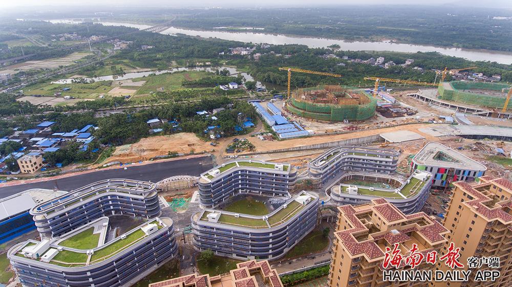 琼海文体中心体育场馆混凝土主体结构基本完成