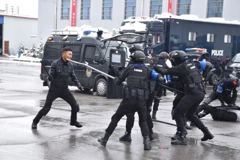 练在平时 用在战时——果洛州公安机关第二届特巡警实战大练兵技能大
