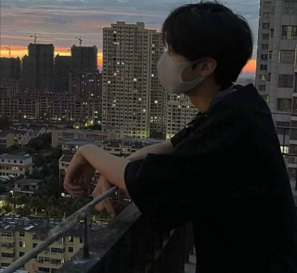 男头有一天我看了38次日落