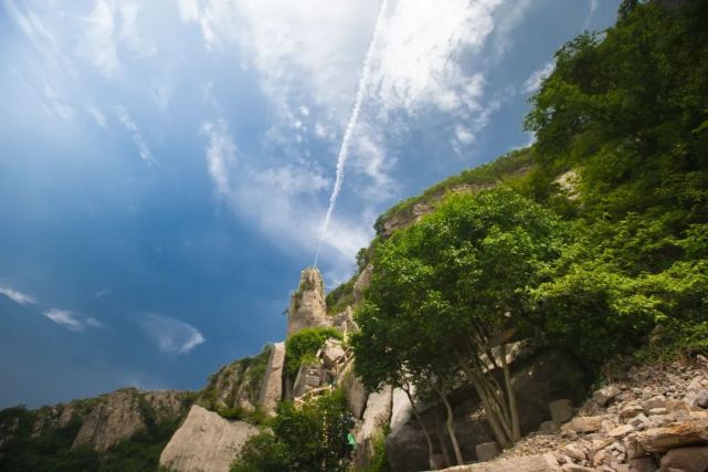 该去哪里散散心呢?枣庄十大旅游景点推荐给你!