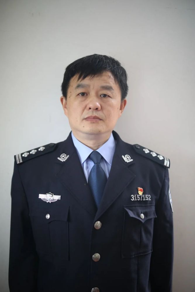 目前任上海市夏阳强制隔离戒毒所四级高级警长,曾多次荣获市司法局