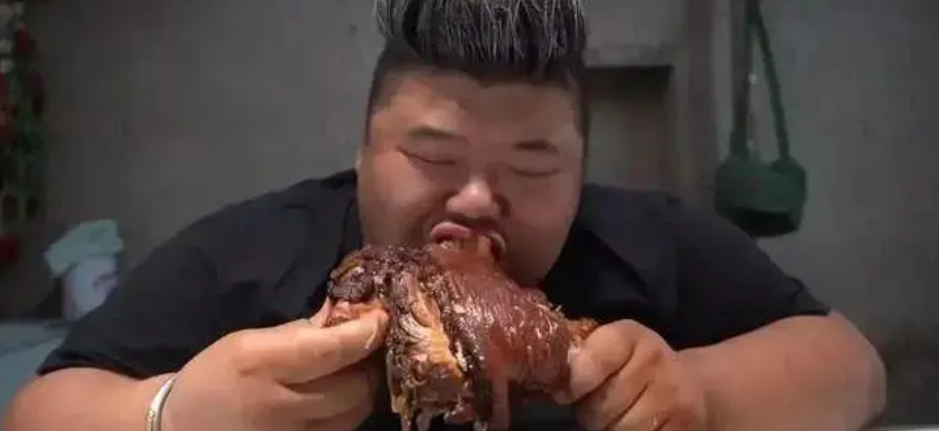 又一个泡泡龙600斤吃播网红胖猴子一顿一只乳猪