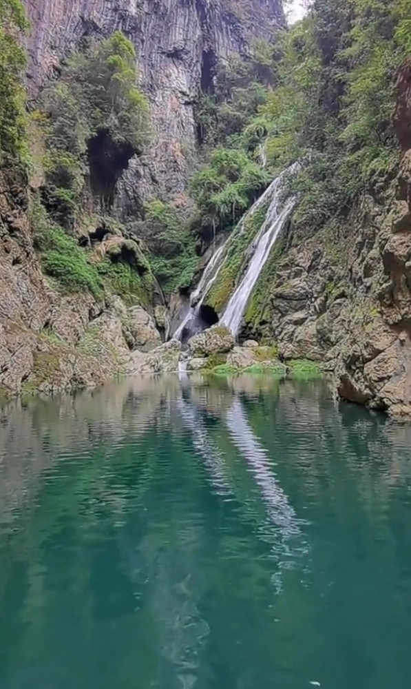 实拍风景如画的铜仁大峡谷