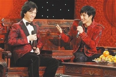 而后在2010年, 王力宏出演的电影《恋爱通告》,被很多人拿来说事.