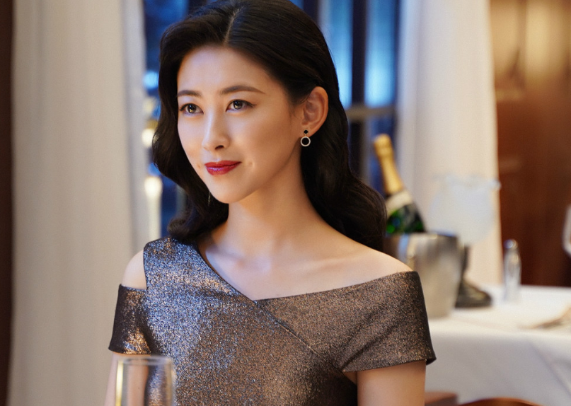 朱珠:家世与韩雪媲美,仅靠颜值俘获富豪,资本在她眼里