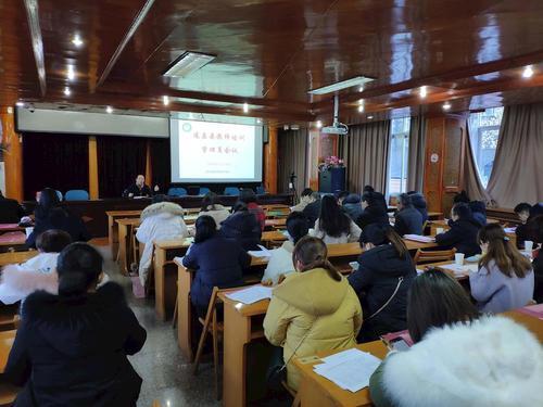 重庆男老师跳河自尽,遗书说出现代教师的心酸,学校应该自省