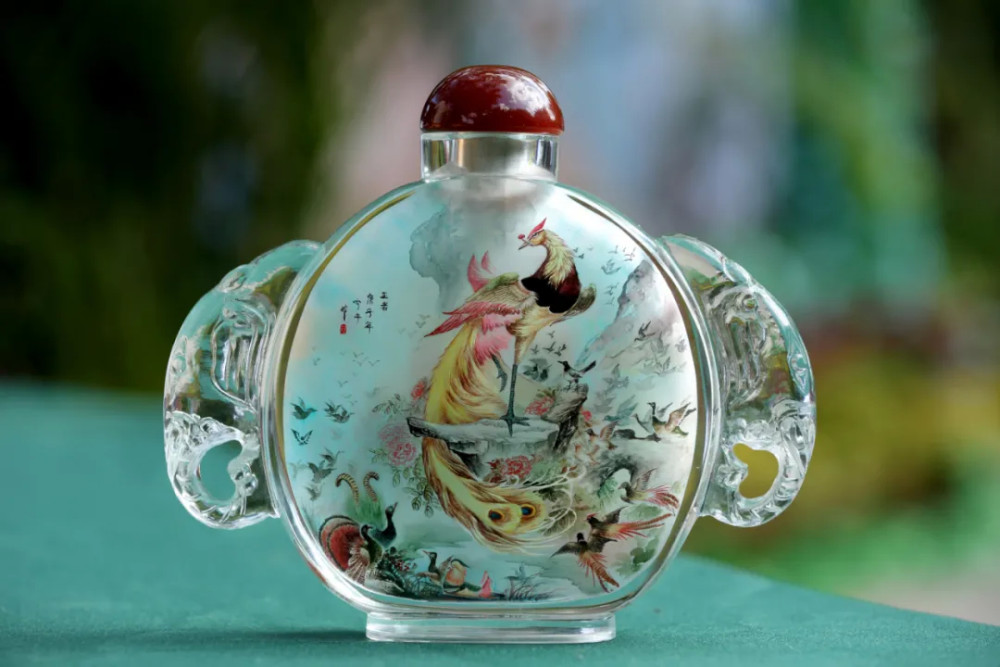 精妙绝伦的瓶内画究竟是如何画出来的