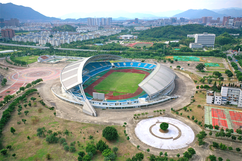 图为福州地区大学城体育中心.