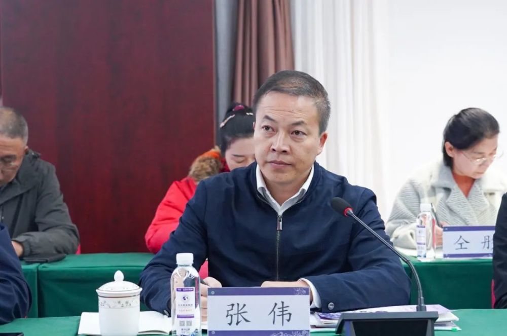 弥勒市教体局局长 张伟弥勒市教体局局长张伟对学校全面贯彻党的教育