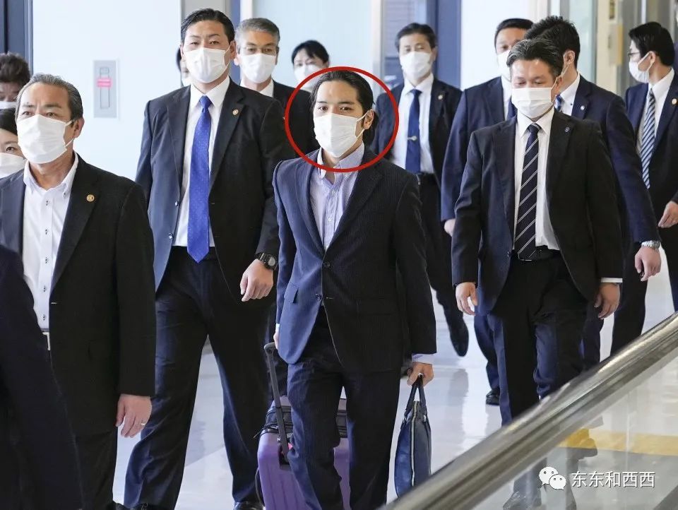 驸马小室圭回国结婚,简直是"元首级待遇,50名保镖前呼后拥"大婚"一点
