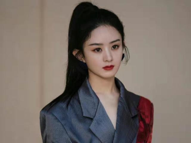 《野蛮生长》是一部都市情感剧,由傅东育执导,张挺编剧,赵丽颖,欧豪