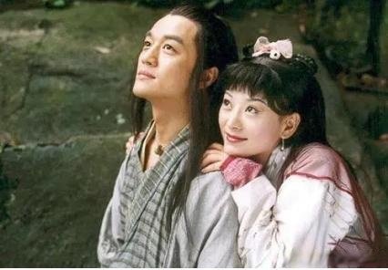令狐冲是否真的爱任盈盈在令狐冲心中排第一的绝不是任盈盈