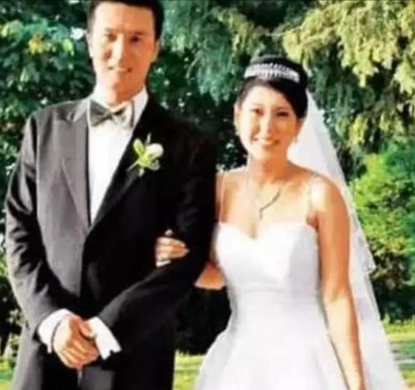 爱上何家劲,甩了吴镇宇,"紫衫龙王"李婉华的操作一言难尽