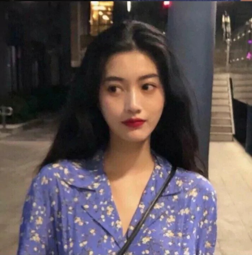 ins复古港风女生头像