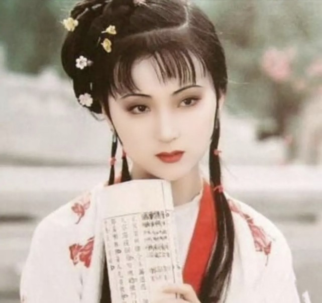 贾府的最后一个中秋夜,诡异肃杀,贾母和林黛玉各怀心事