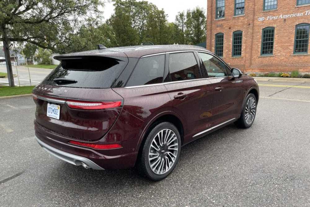 2021年林肯冒险家reserve awd:入门级豪车的选择