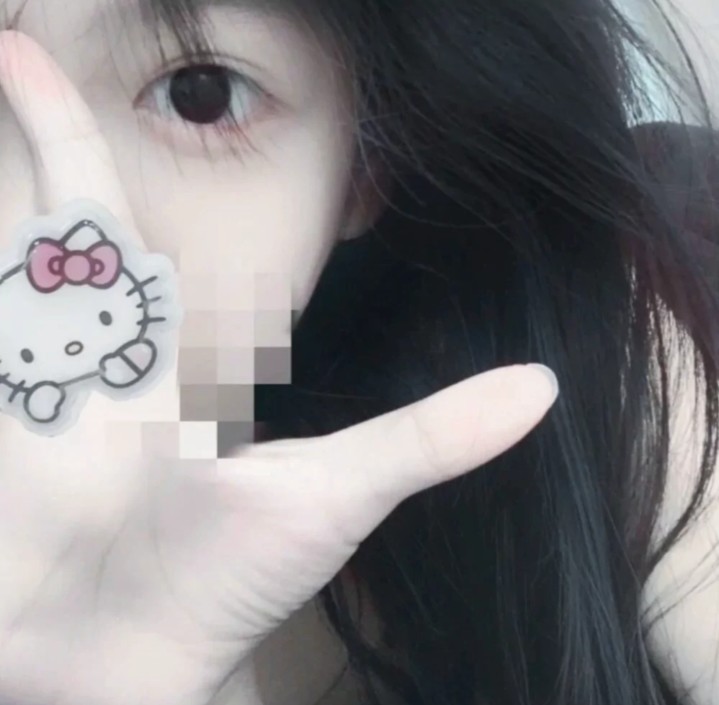 捂脸女头情绪文案纵使你冰冷如雨但我的爱从未闪躲