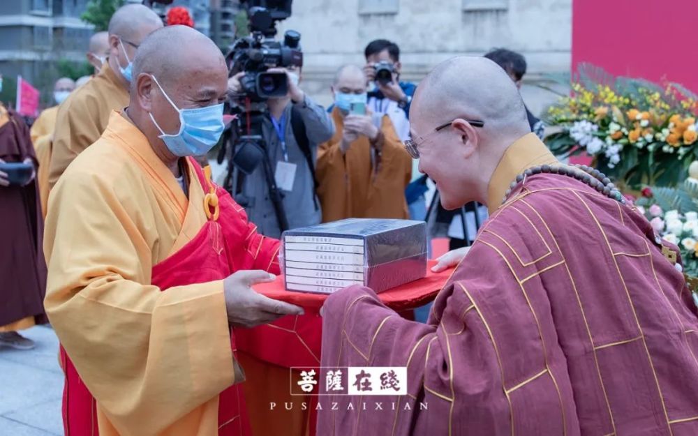 直击本性法师荣膺莆田广化寺方丈升座现场(56图)