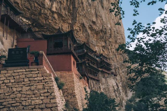 全是旅行链:5名北京确诊人员曾游山西悬空寺,诠释"岌岌可危"