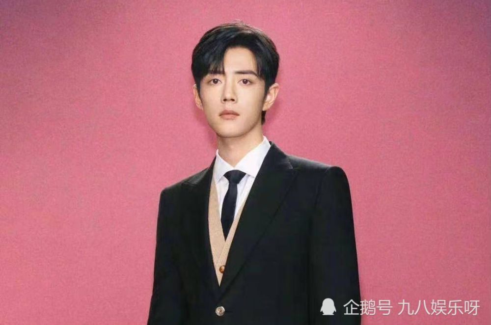 肖战被时尚大佬连续点赞澳洲龙虾又登场年龄却被质疑