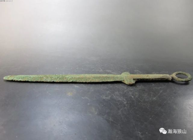 行刺秦始皇的徐夫人匕首是最早的钢制兵器