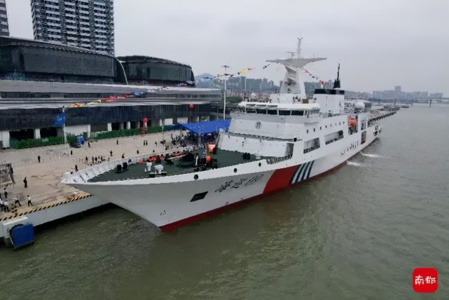 ", 2017年时中国新型万吨海警船3901船就完成了在南海方向的首次巡