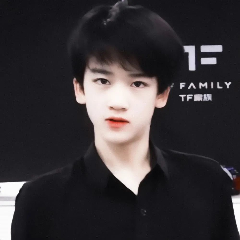 邓佳鑫头像收集那些很适合做头像的邓佳鑫赶快安排上吧tf家族邓佳鑫